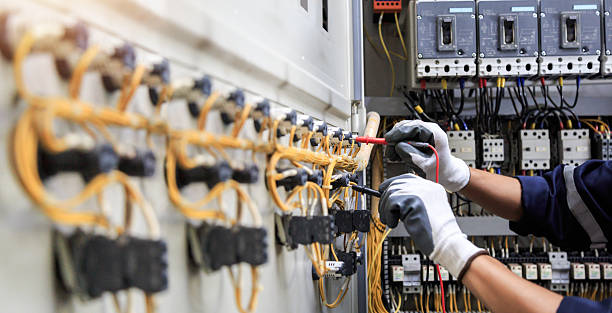 Professional Electrician technician working in Brunswick, OH